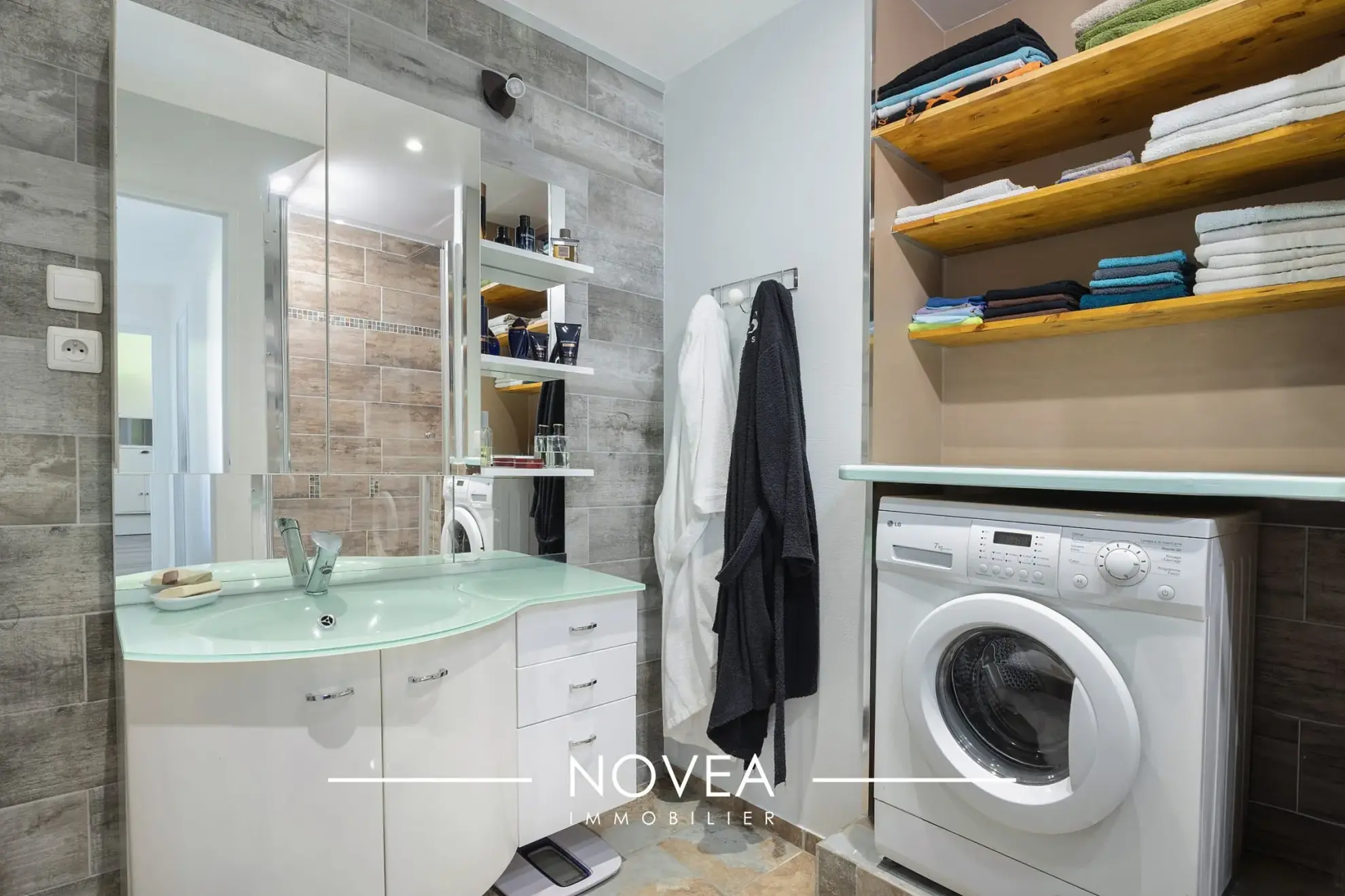Appartement T4 rénové de 86 m² avec balcon à Vaulx-en-Velin 