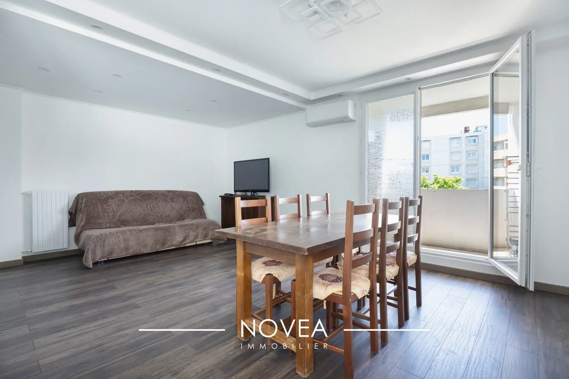 Appartement T4 rénové de 86 m² avec balcon à Vaulx-en-Velin 