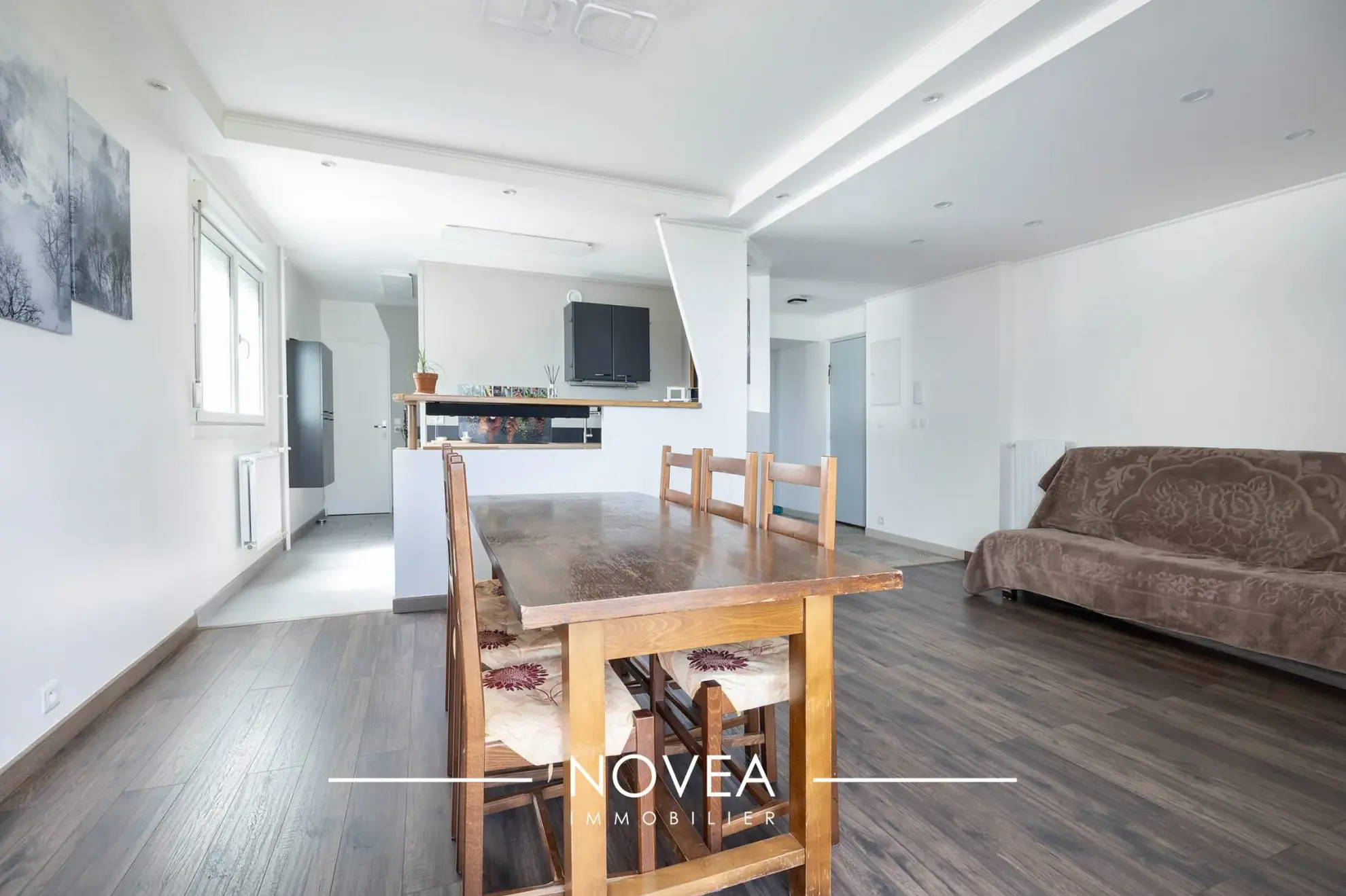 Appartement T4 rénové de 86 m² avec balcon à Vaulx-en-Velin 