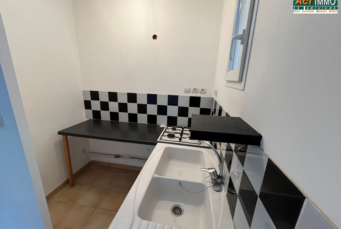 Appartement 2 pièces avec terrasse et garage à Saint-Chamas 