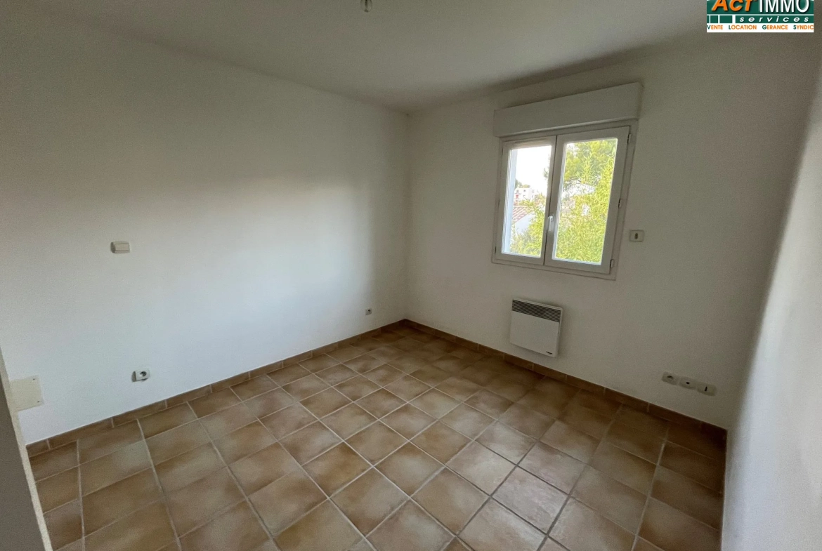 Appartement 2 pièces avec terrasse et garage à Saint-Chamas 