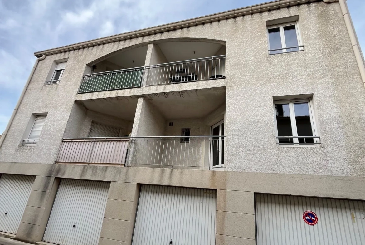 Appartement 2 pièces avec terrasse et garage à Saint-Chamas 