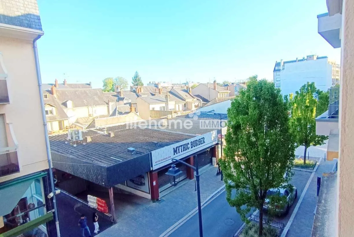 Appartement rénové et meublé à vendre au centre de Châteauroux de 62 m² 