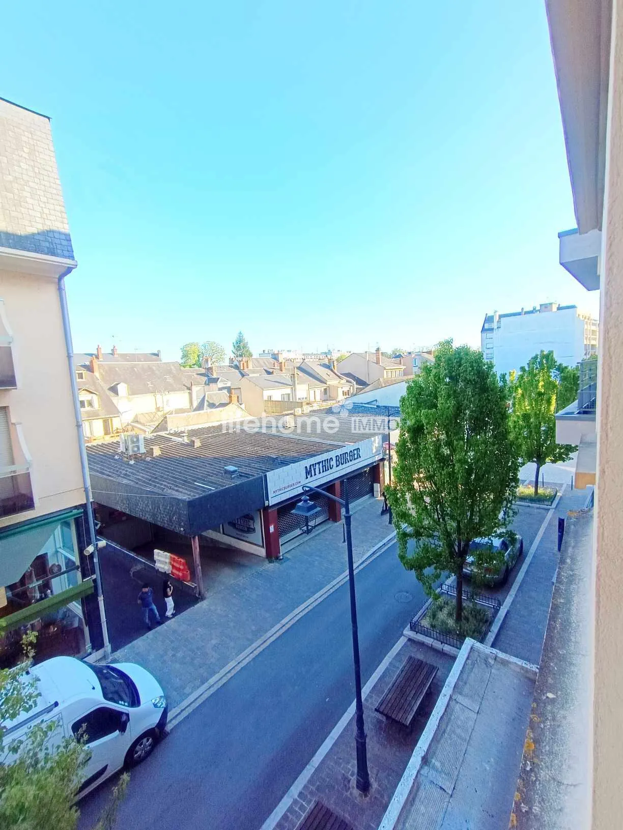 Appartement rénové et meublé à vendre au centre de Châteauroux de 62 m² 