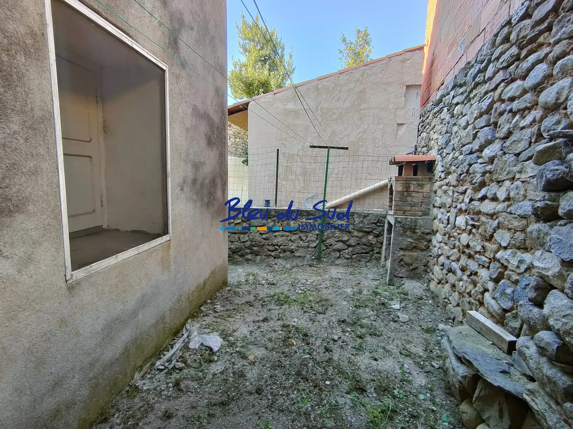 Maison de village à rénover avec cave et cour à Corneilla-de-Conflent 75 m² 