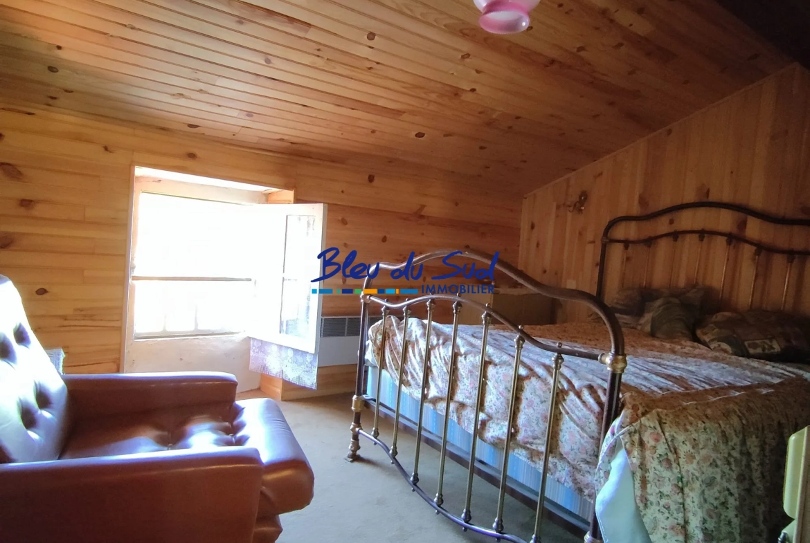 Maison de village à rénover avec cave et cour à Corneilla-de-Conflent 75 m² 