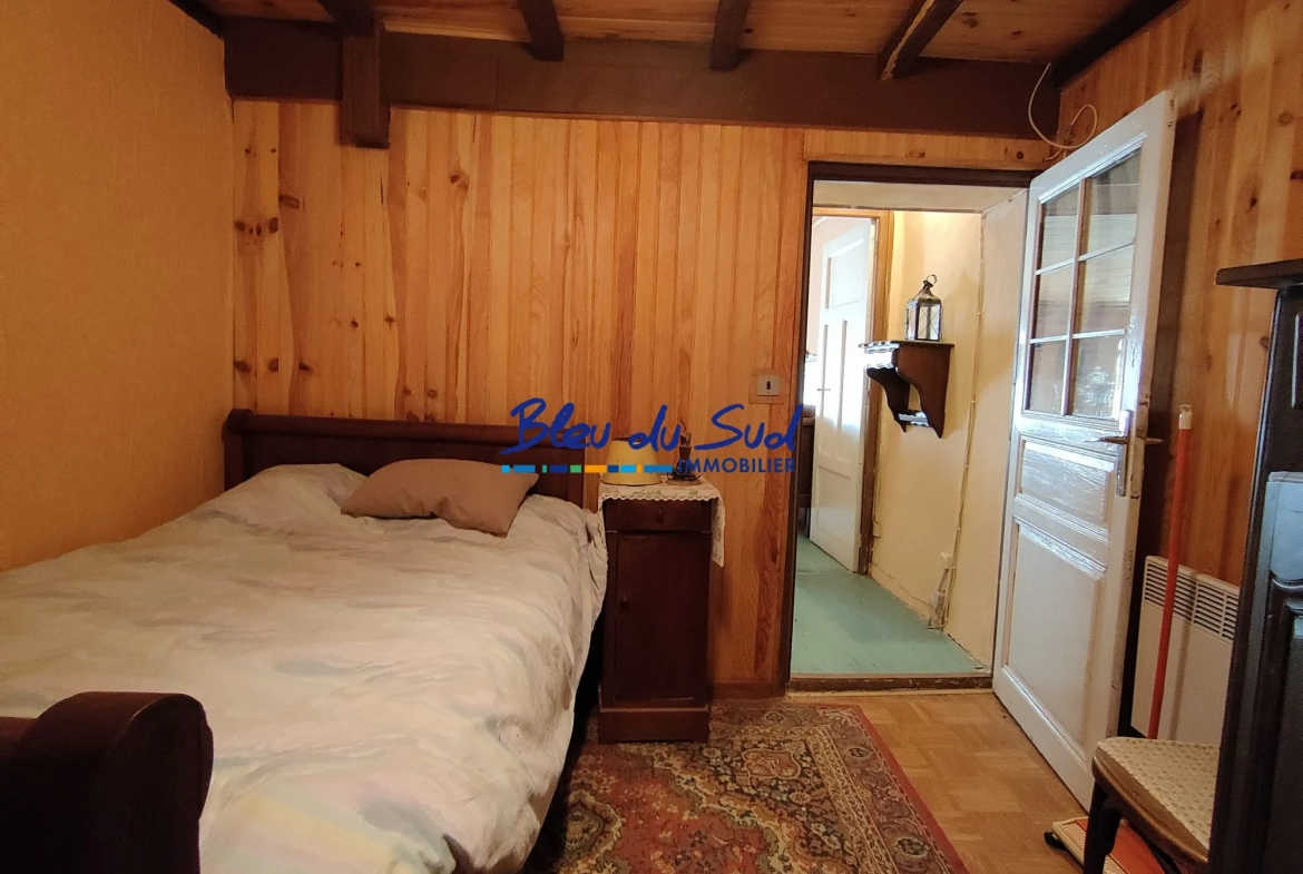 Maison de village à rénover avec cave et cour à Corneilla-de-Conflent 75 m² 