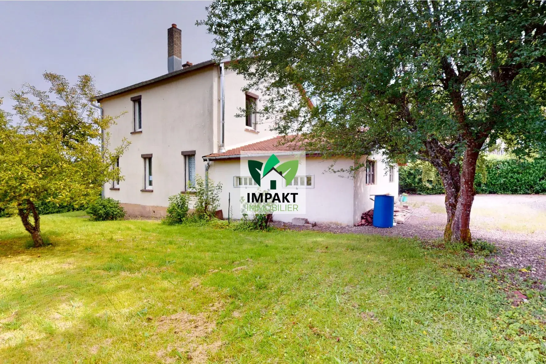 Maison ancienne à vendre à Champagney avec jardin et potentiel de rénovation 