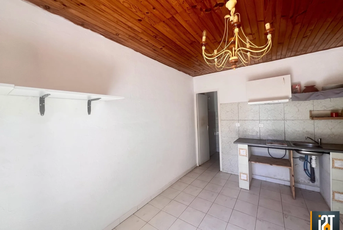 Grange à rénover avec studio et extérieur à Sainte-Anastasie proche Uzès 