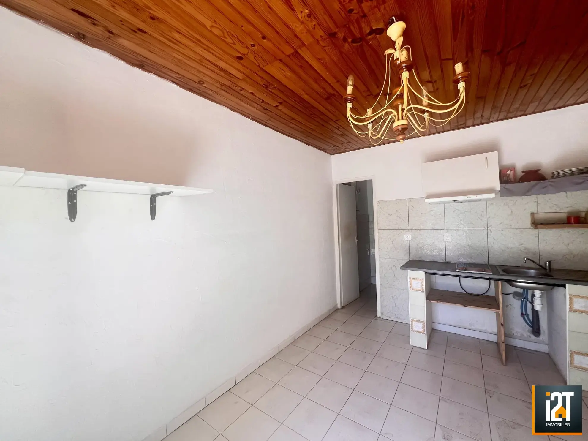 Grange à rénover avec studio et extérieur à Sainte-Anastasie proche Uzès 