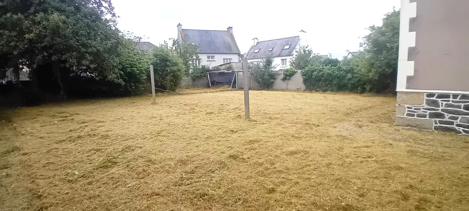 Maison en pierre non mitoyenne avec cave et jardin à Saint Martin des Champs en Bretagne 
