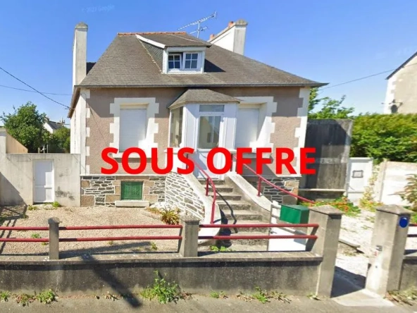 Maison en pierre non mitoyenne avec cave et jardin à Saint Martin des Champs en Bretagne