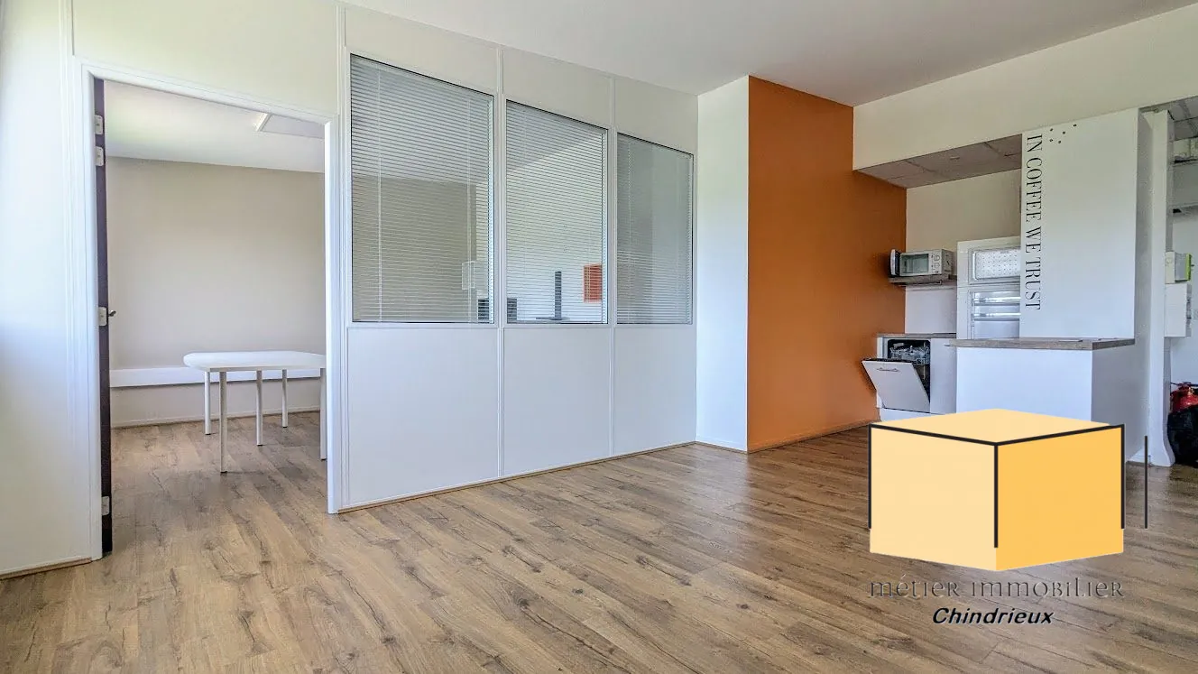 Local d'activité à vendre à Méry de 74,31 m² avec parking privé 