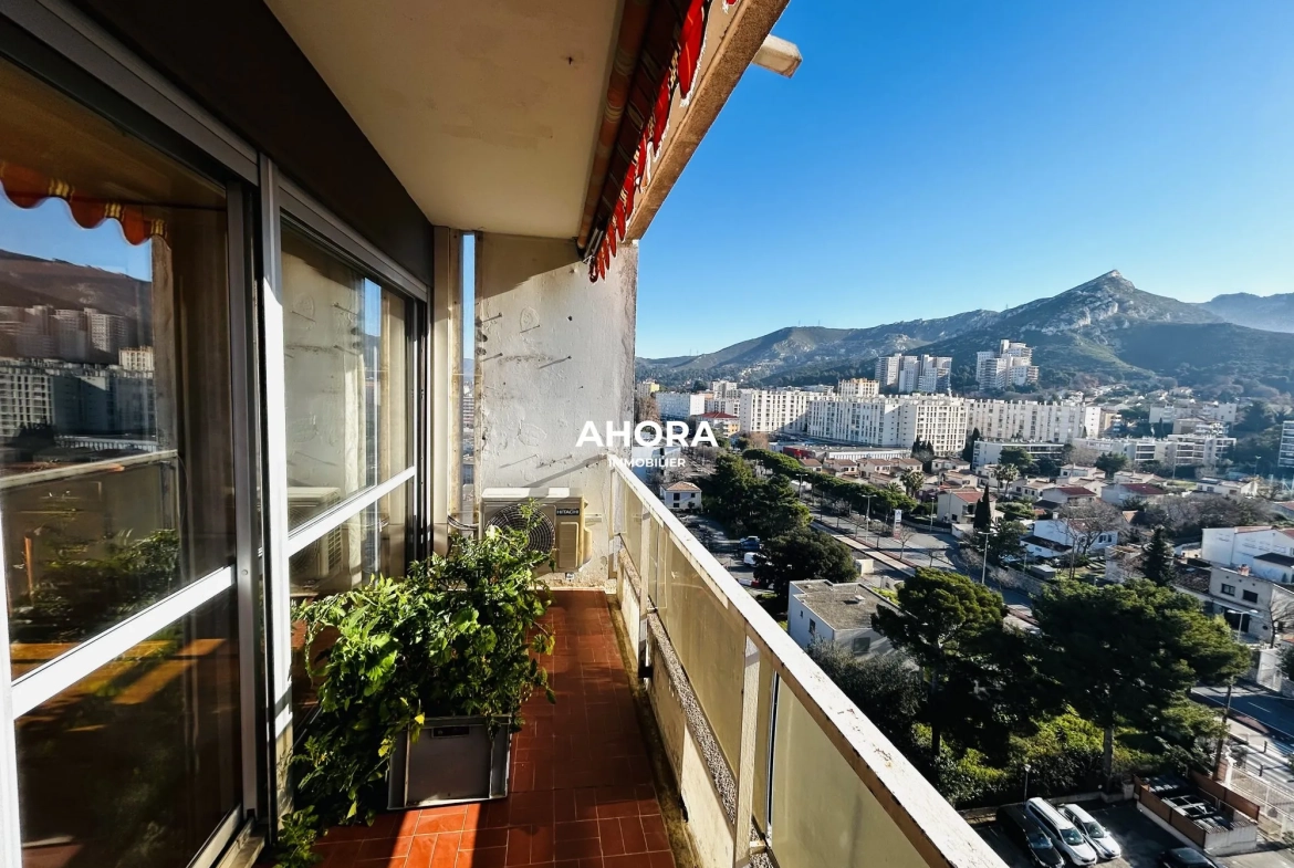 T5 à vendre à Marseille dans le quartier de Saint-Tronc avec parking et cave 