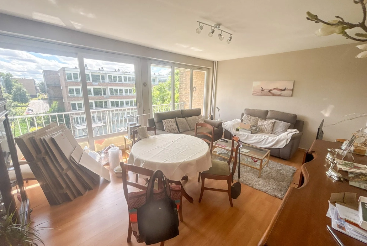 Achat appartement 3 chambres à Lys Lez Lannoy avec balcon et cave 