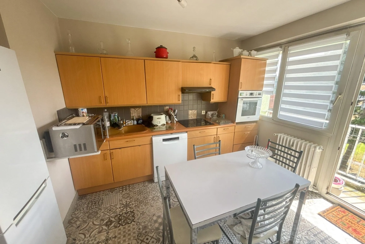 Achat appartement 3 chambres à Lys Lez Lannoy avec balcon et cave 