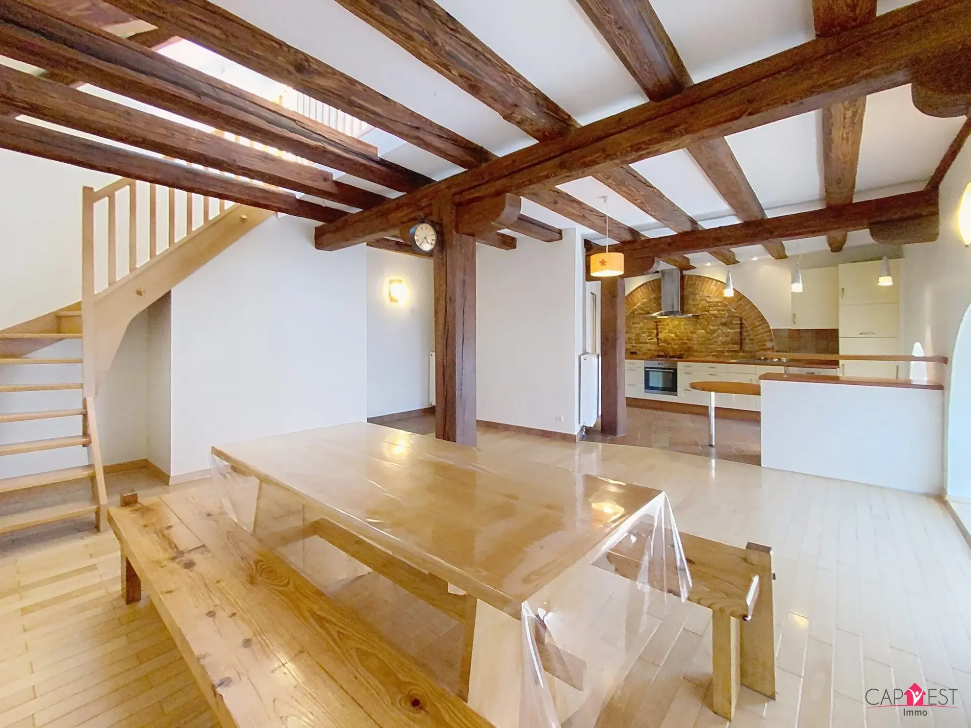pièce de vie Appartement duplex rénové de 76 m² à Bouxwiller, idéal premier achat ou investissement 