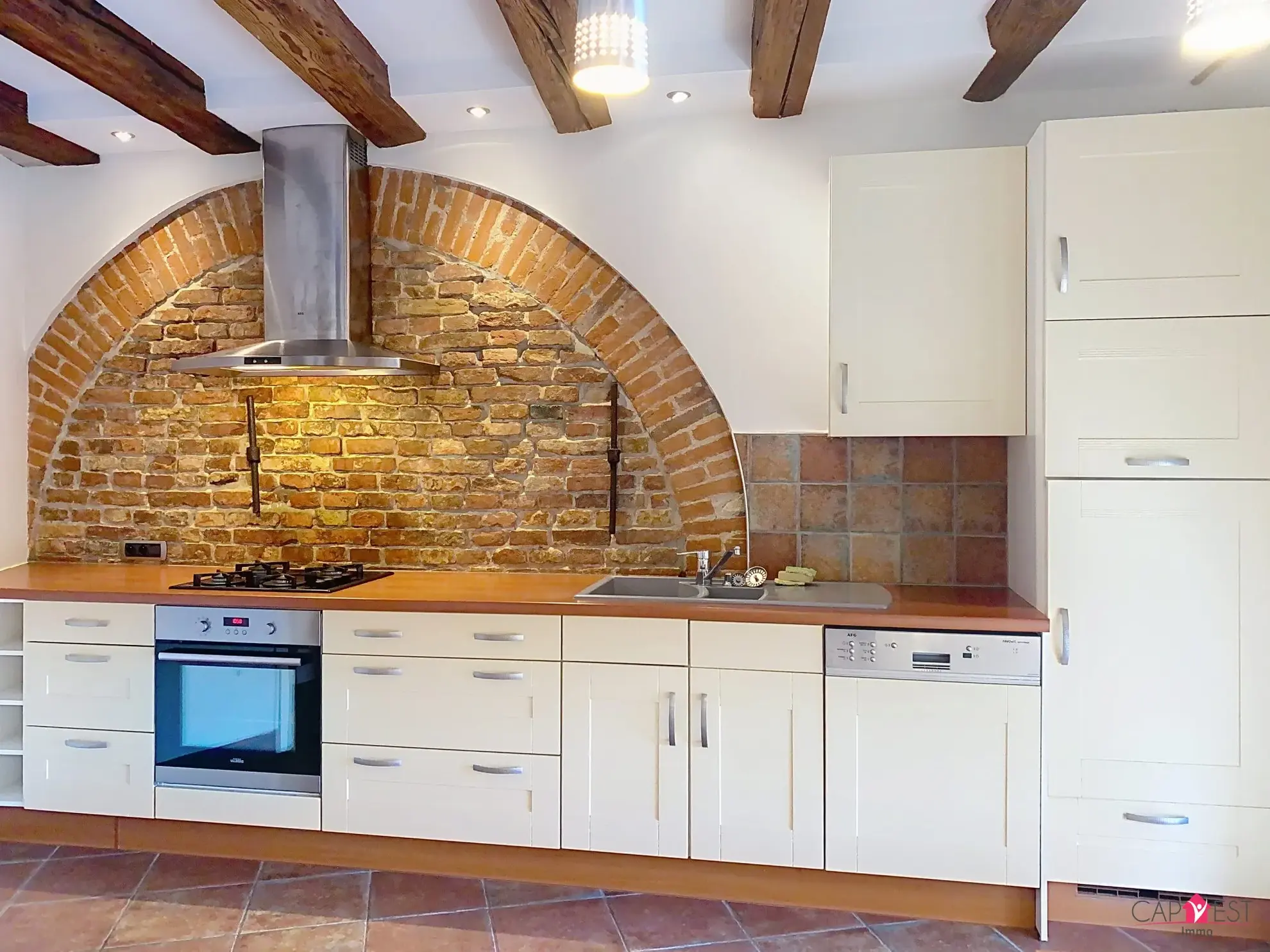 cuisine équipée Appartement duplex rénové de 76 m² à Bouxwiller, idéal premier achat ou investissement 