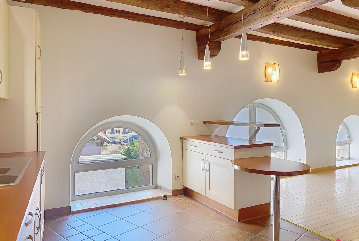 espaces Appartement duplex rénové de 76 m² à Bouxwiller, idéal premier achat ou investissement 