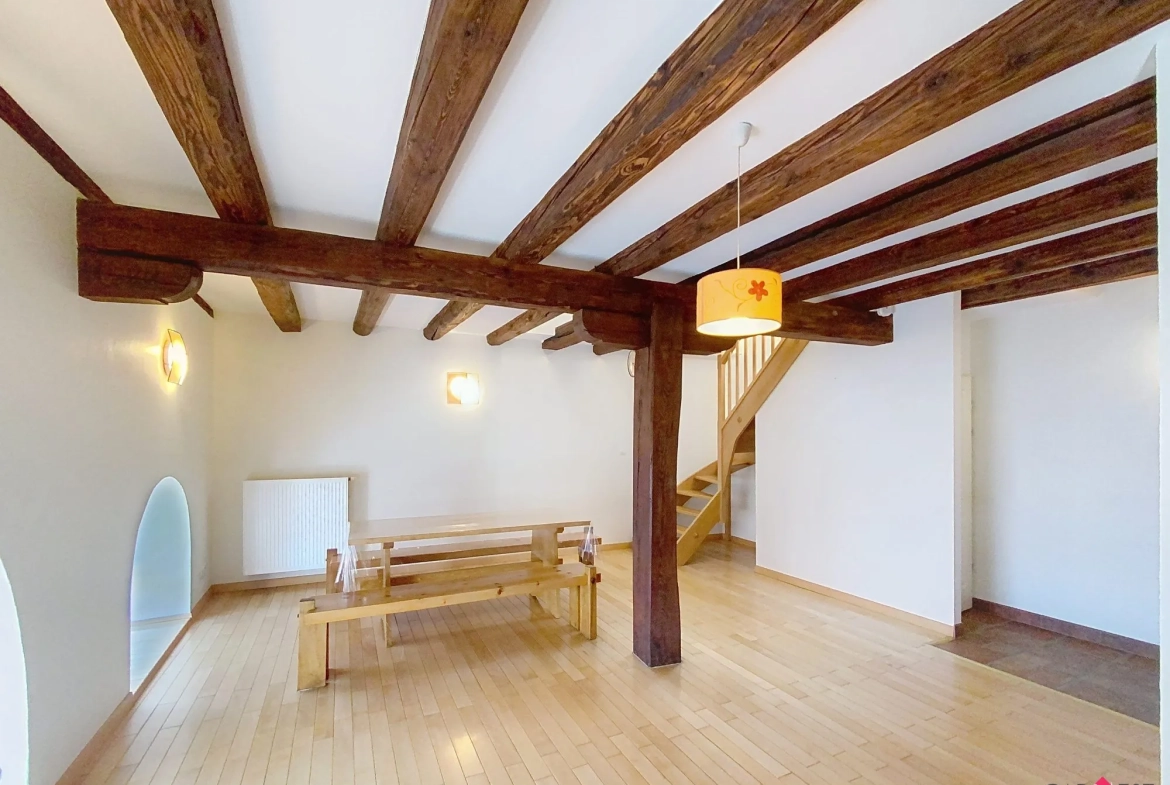Appartement duplex rénové de 76 m² à Bouxwiller, idéal premier achat ou investissement 