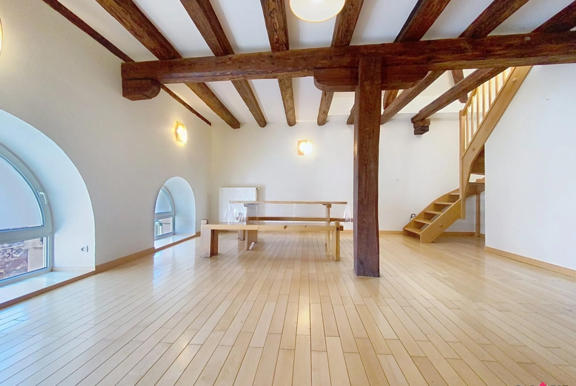 Appartement duplex rénové de 76 m² à Bouxwiller, idéal premier achat ou investissement 