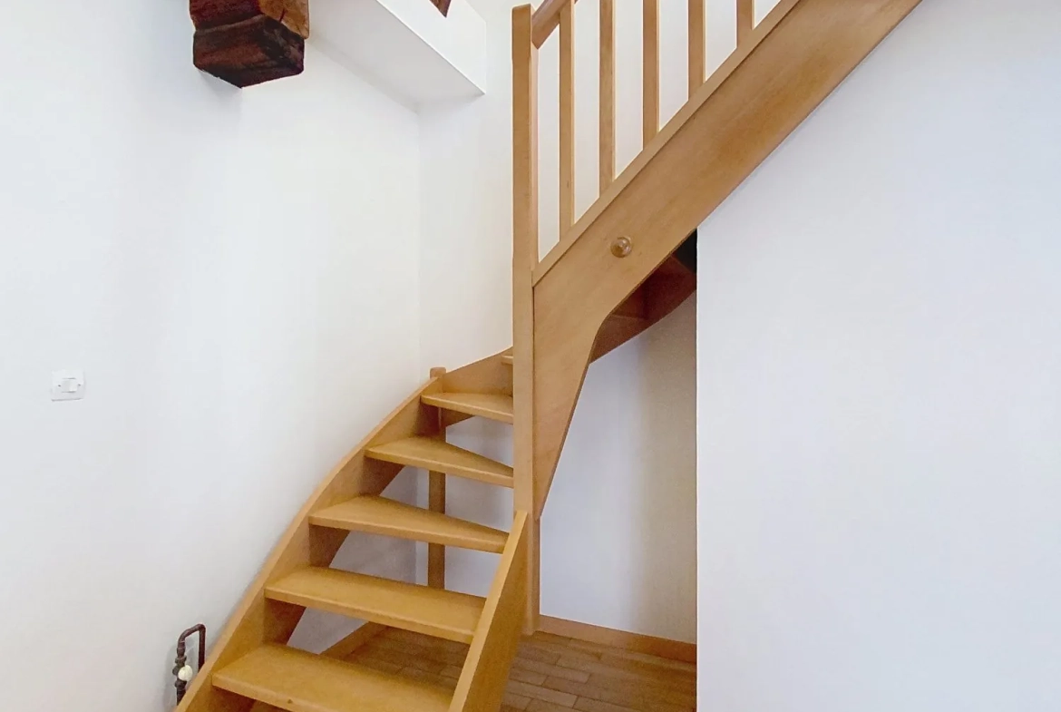 en duplex Appartement duplex rénové de 76 m² à Bouxwiller, idéal premier achat ou investissement 