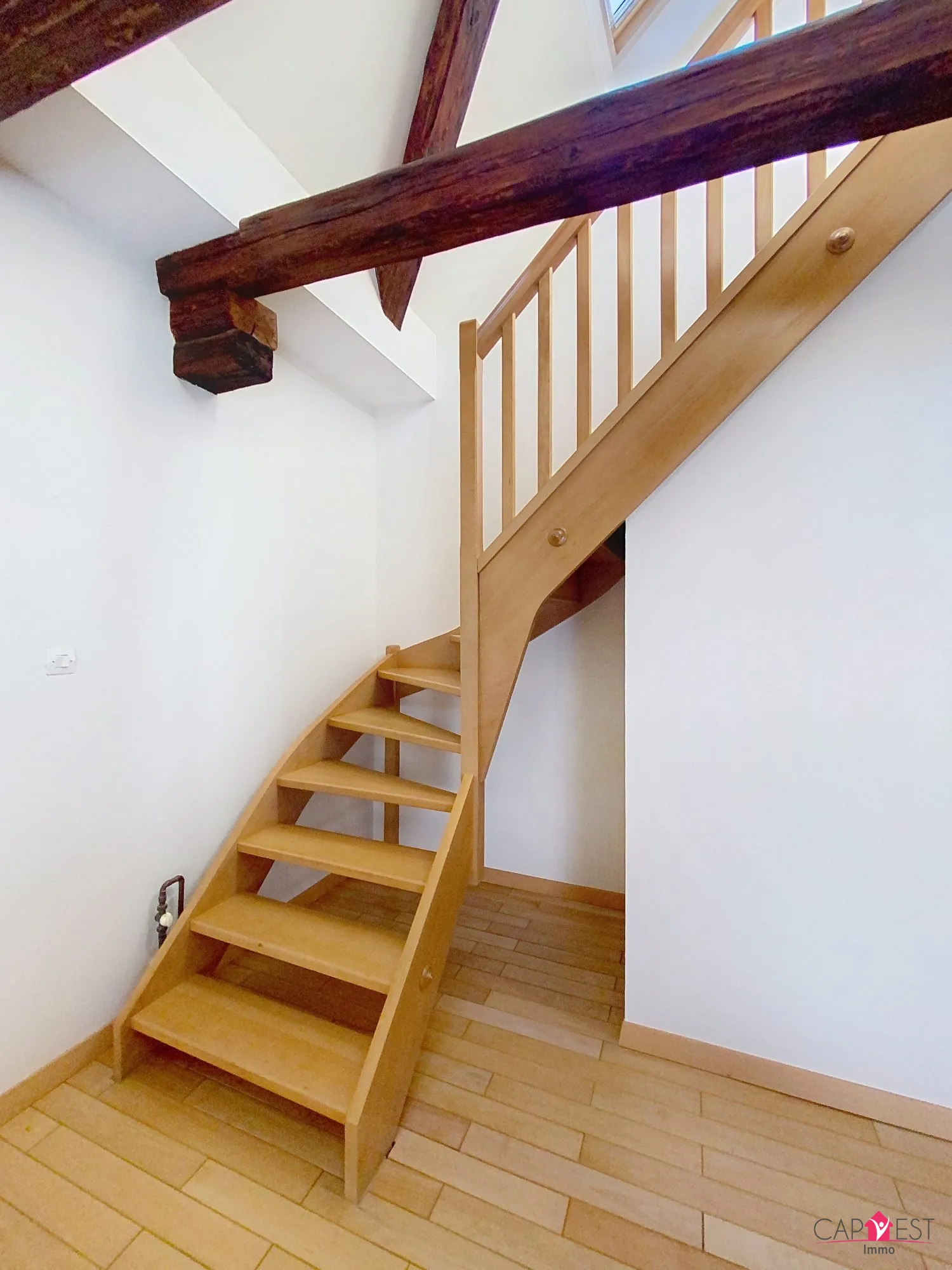 en duplex Appartement duplex rénové de 76 m² à Bouxwiller, idéal premier achat ou investissement 