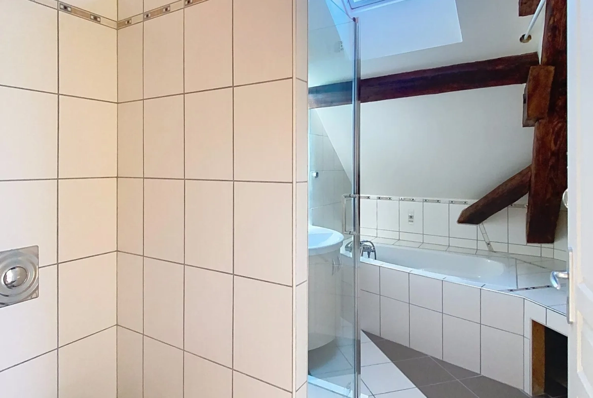 Appartement duplex rénové de 76 m² à Bouxwiller, idéal premier achat ou investissement 