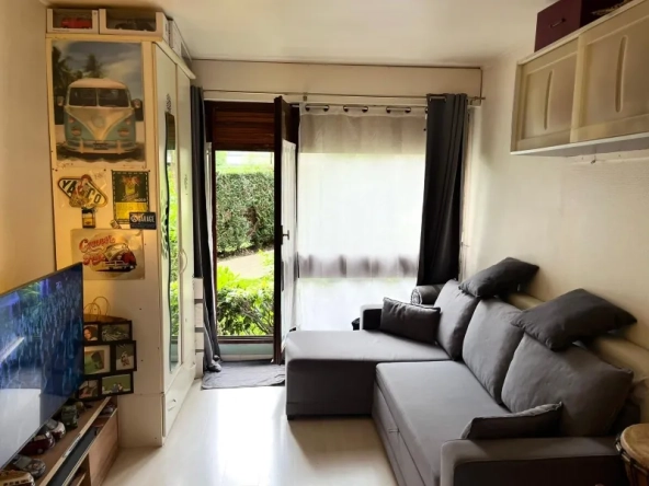 Studio à Le Chesnay - 20 m² avec vue dégagée et environnement verdoyant