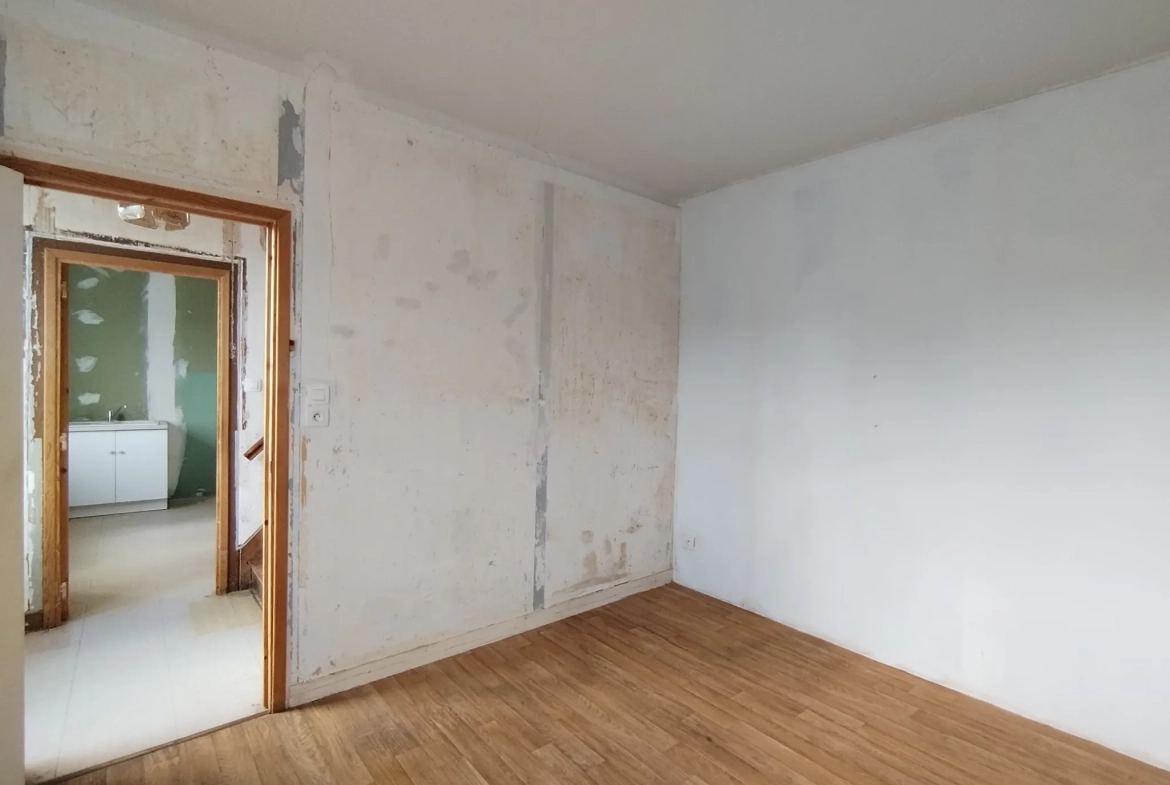 Maison 3 pièces de 55 m² à Lécousse, environnement calme, potentiel d’extension 
