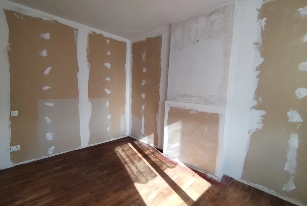 Maison 3 pièces de 55 m² à Lécousse, environnement calme, potentiel d’extension 