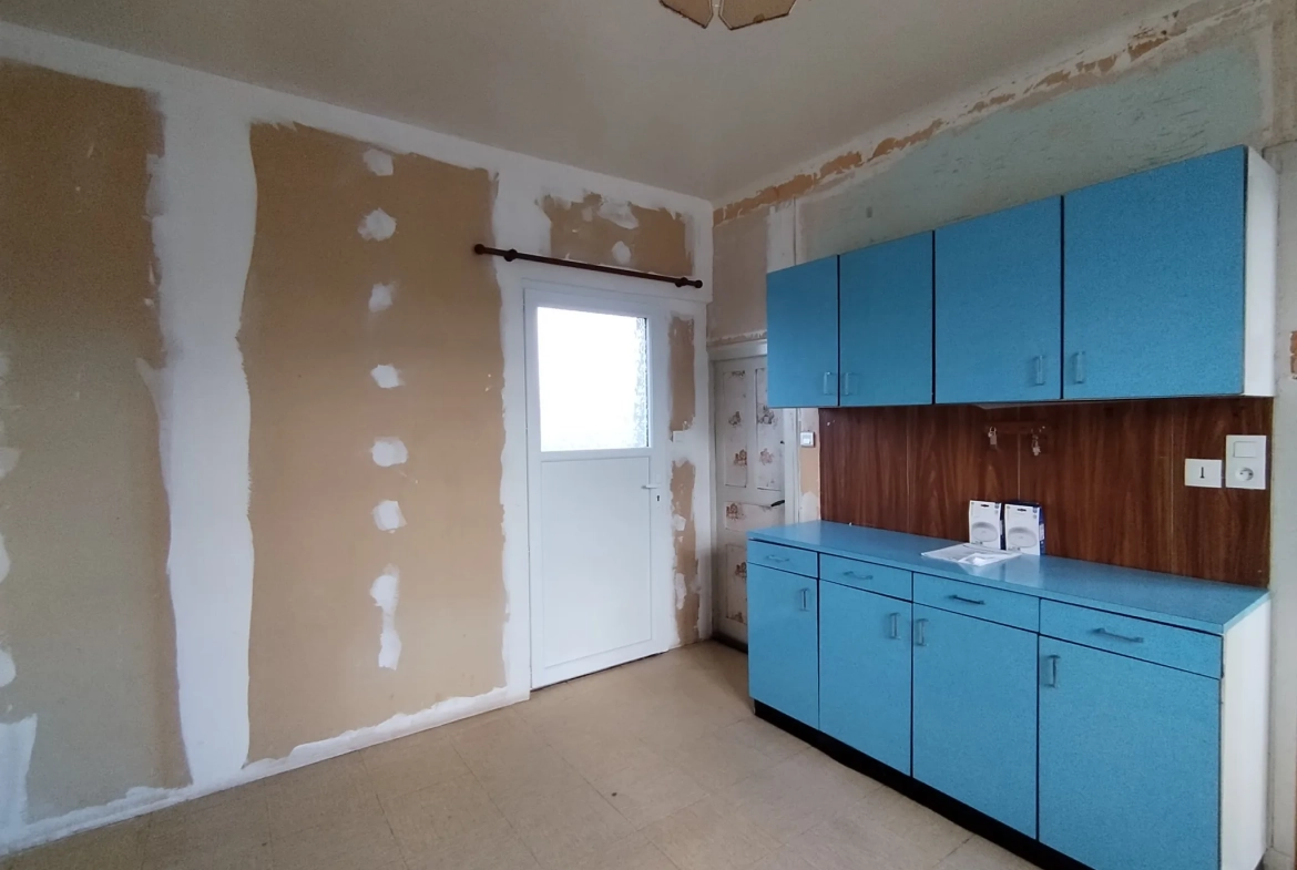 Maison 3 pièces de 55 m² à Lécousse, environnement calme, potentiel d’extension 