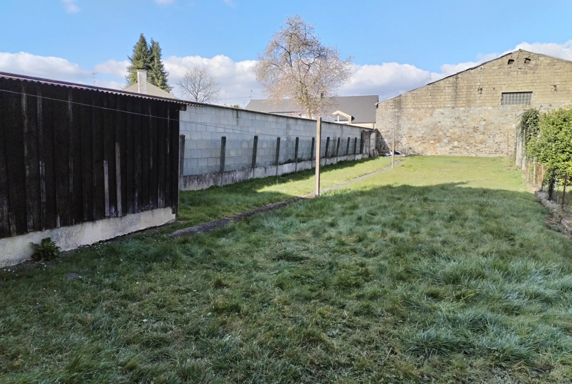Maison 3 pièces de 55 m² à Lécousse, environnement calme, potentiel d’extension 