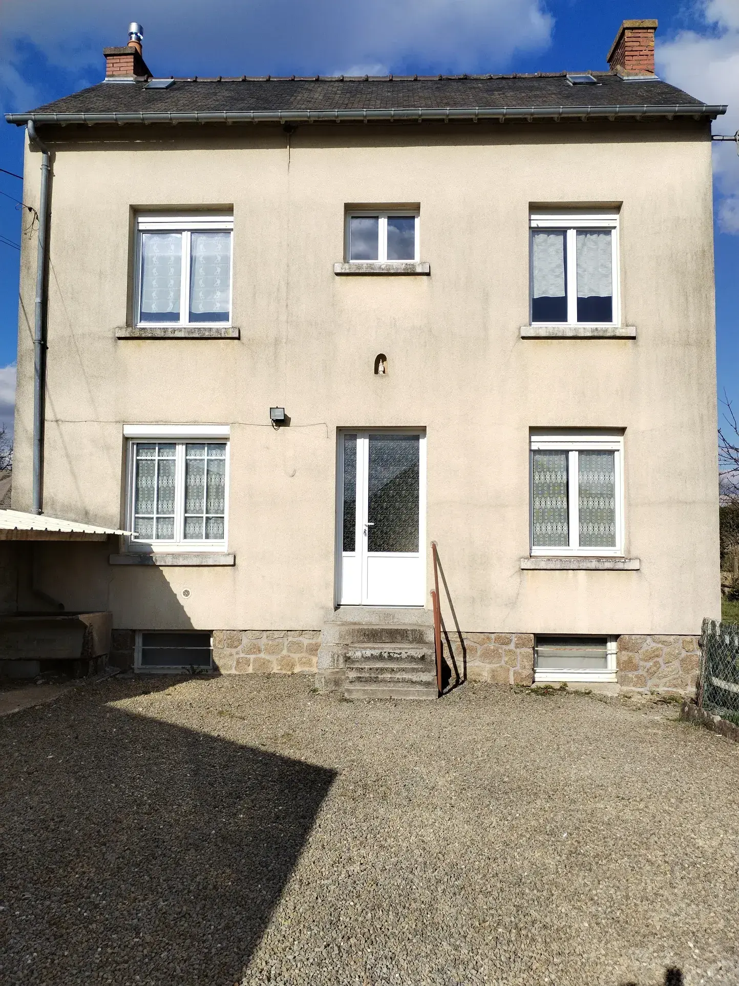 Maison 3 pièces de 55 m² à Lécousse, environnement calme, potentiel d’extension 