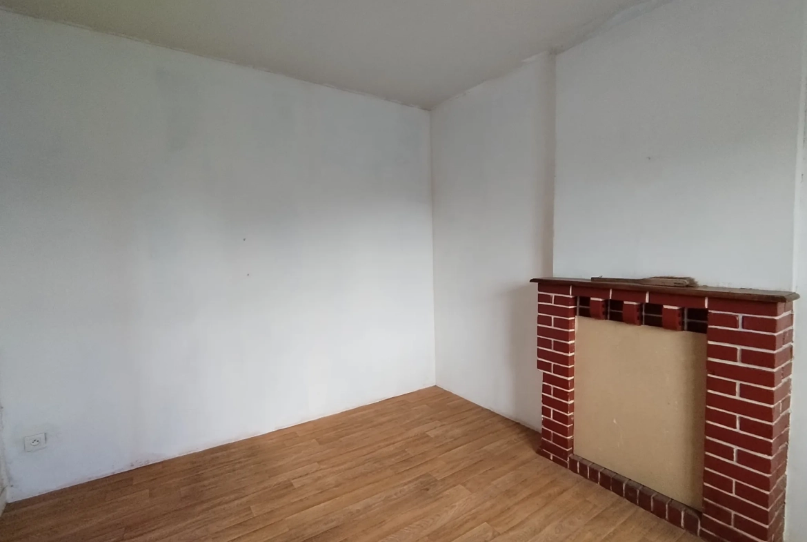 Maison 3 pièces de 55 m² à Lécousse, environnement calme, potentiel d’extension 
