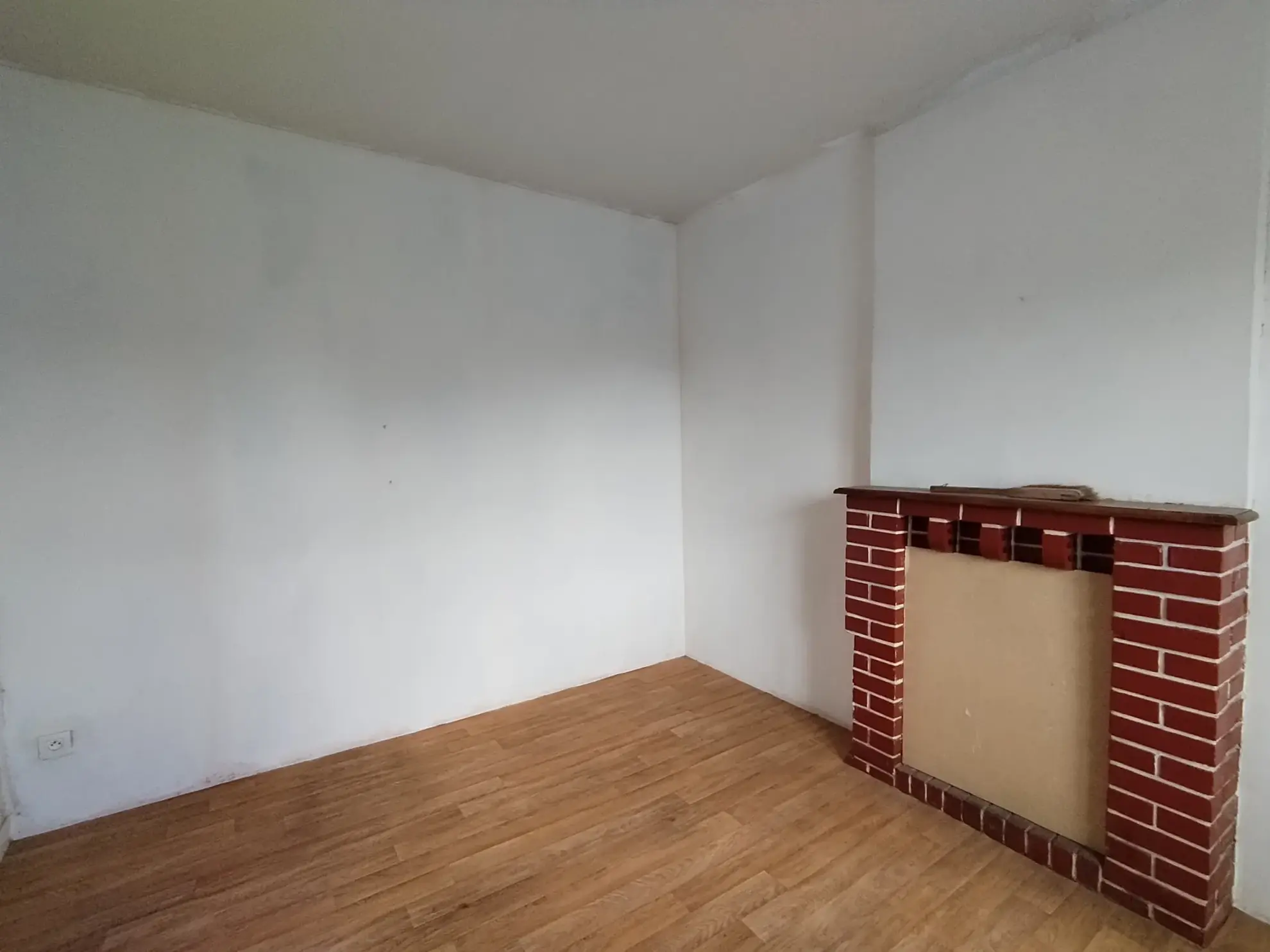 Maison 3 pièces de 55 m² à Lécousse, environnement calme, potentiel d’extension 