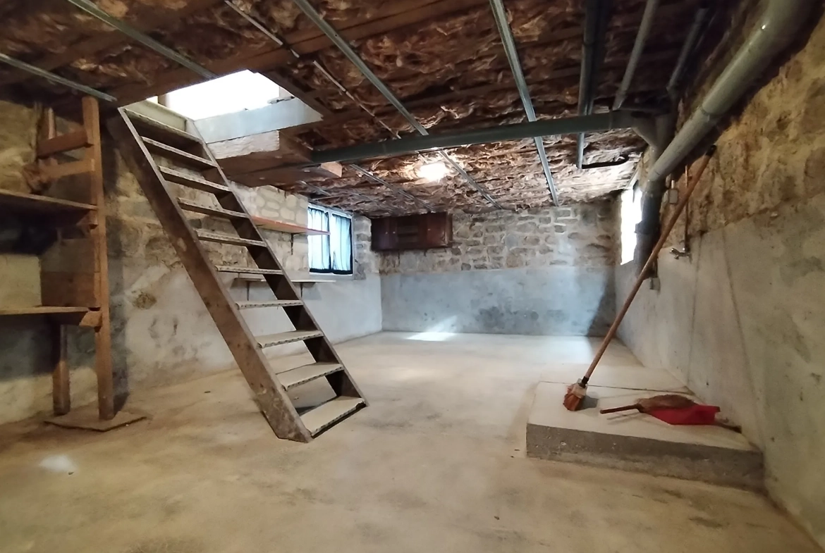 Maison 3 pièces de 55 m² à Lécousse, environnement calme, potentiel d’extension 