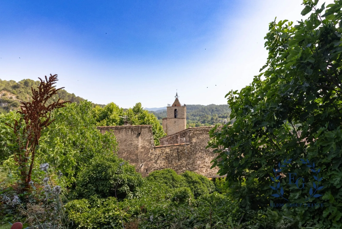 Maison en pierre à vendre à Barjols, 62 m², jardin et vue dégagée 