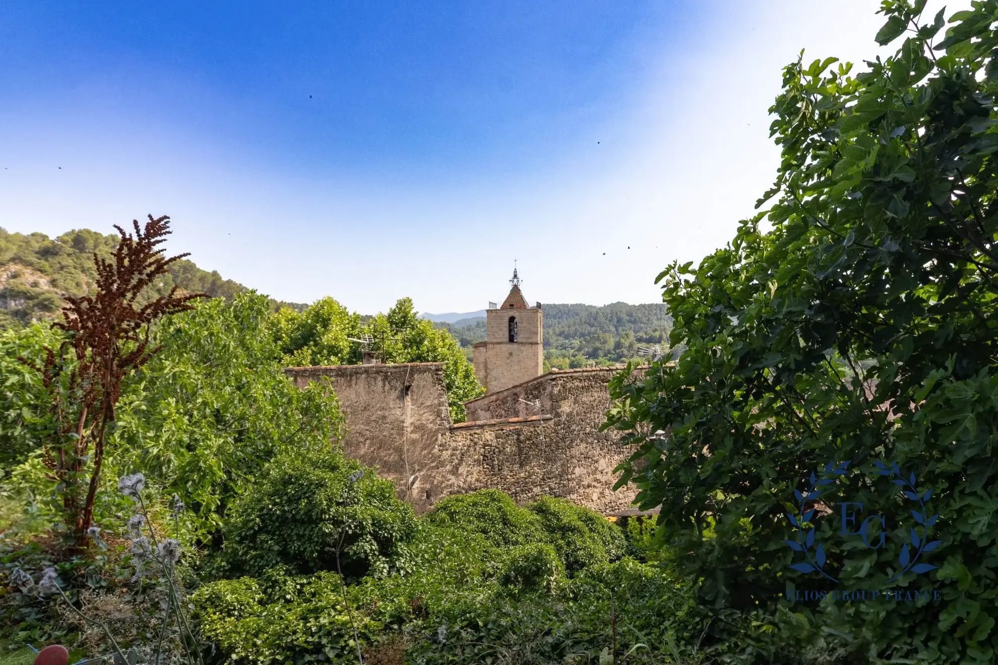 Maison en pierre à vendre à Barjols, 62 m², jardin et vue dégagée 