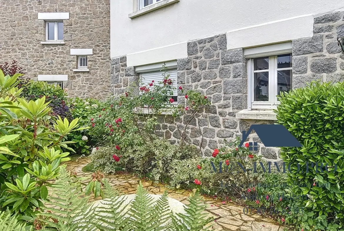 Maison mitoyenne à Saint-Brieuc - Quartier Saint Michel, rénovable, idéalement située 