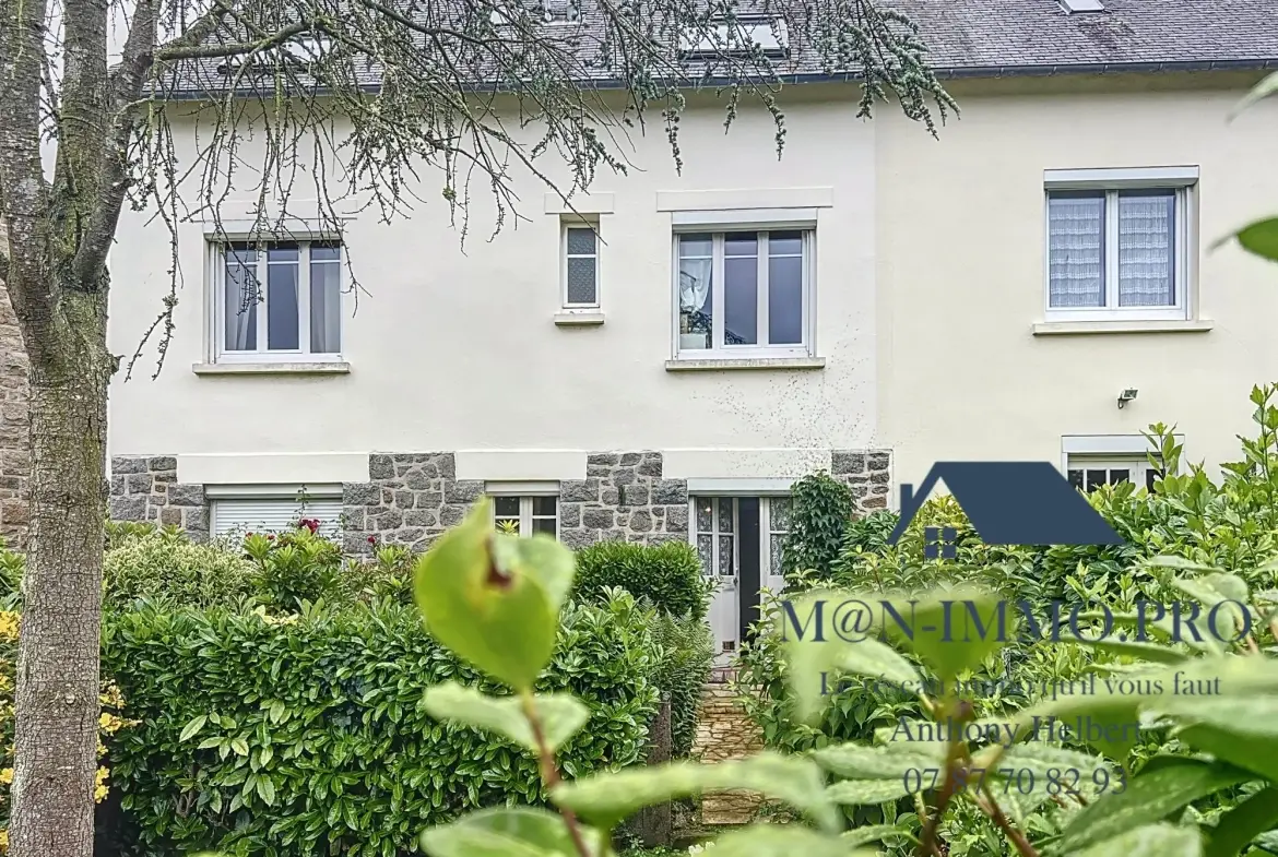 Maison mitoyenne à Saint-Brieuc - Quartier Saint Michel, rénovable, idéalement située 