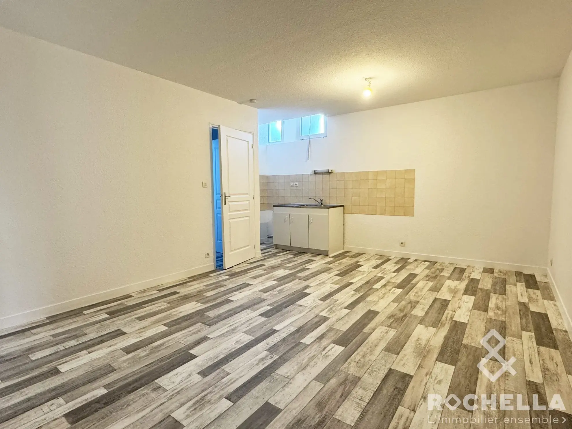 Appartement 2 pièces à vendre à Rochefort, centre-ville - Cave et faible charges 
