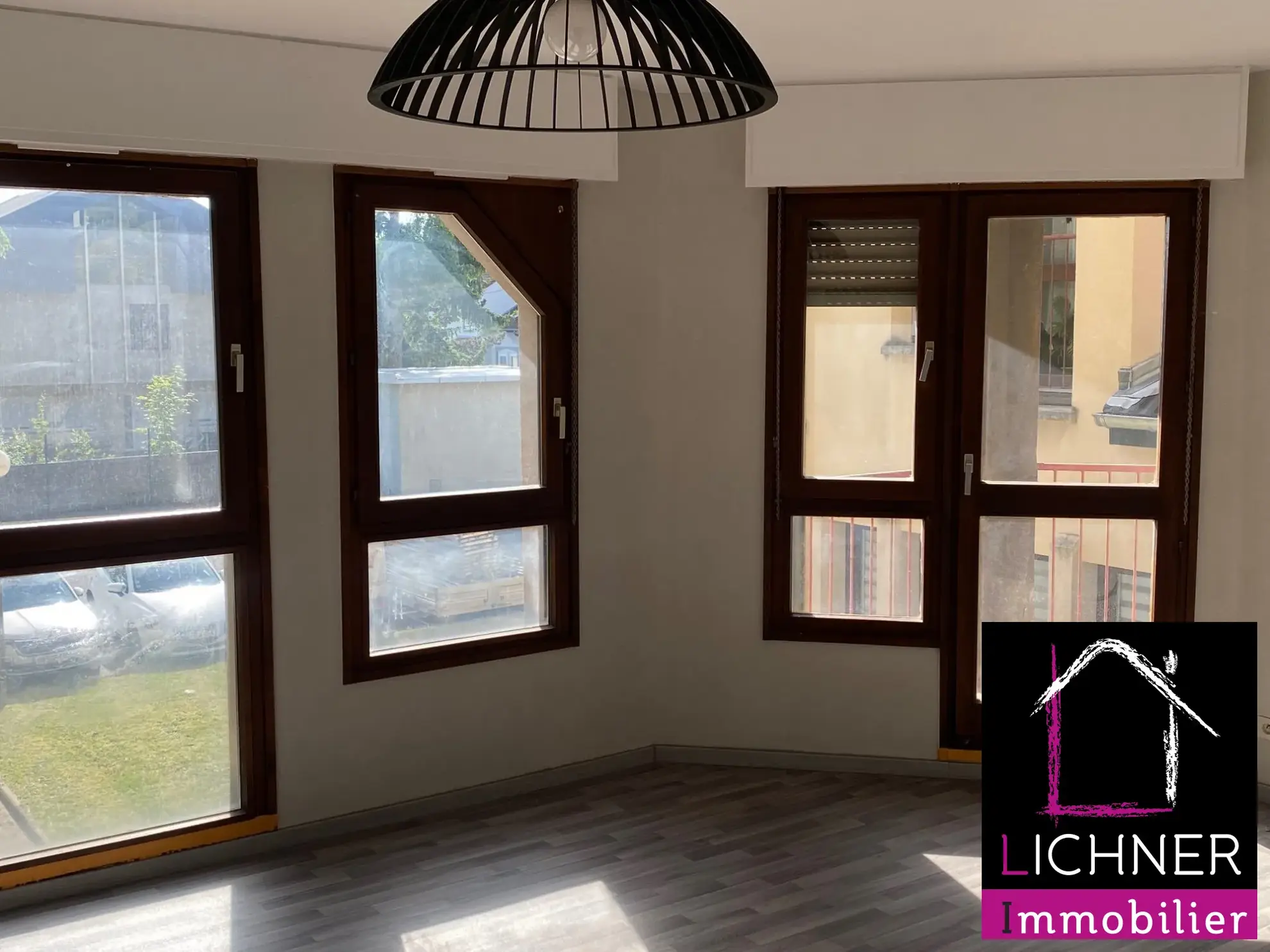 Appartement F2 de 61 m² à Forbach avec parking, cave et balcons 