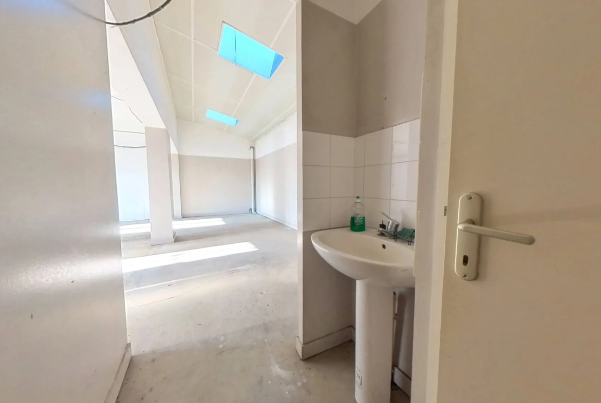 Maison à rénover de 96 m² au Cheix-sur-Morge, projet personnalisé à créer 