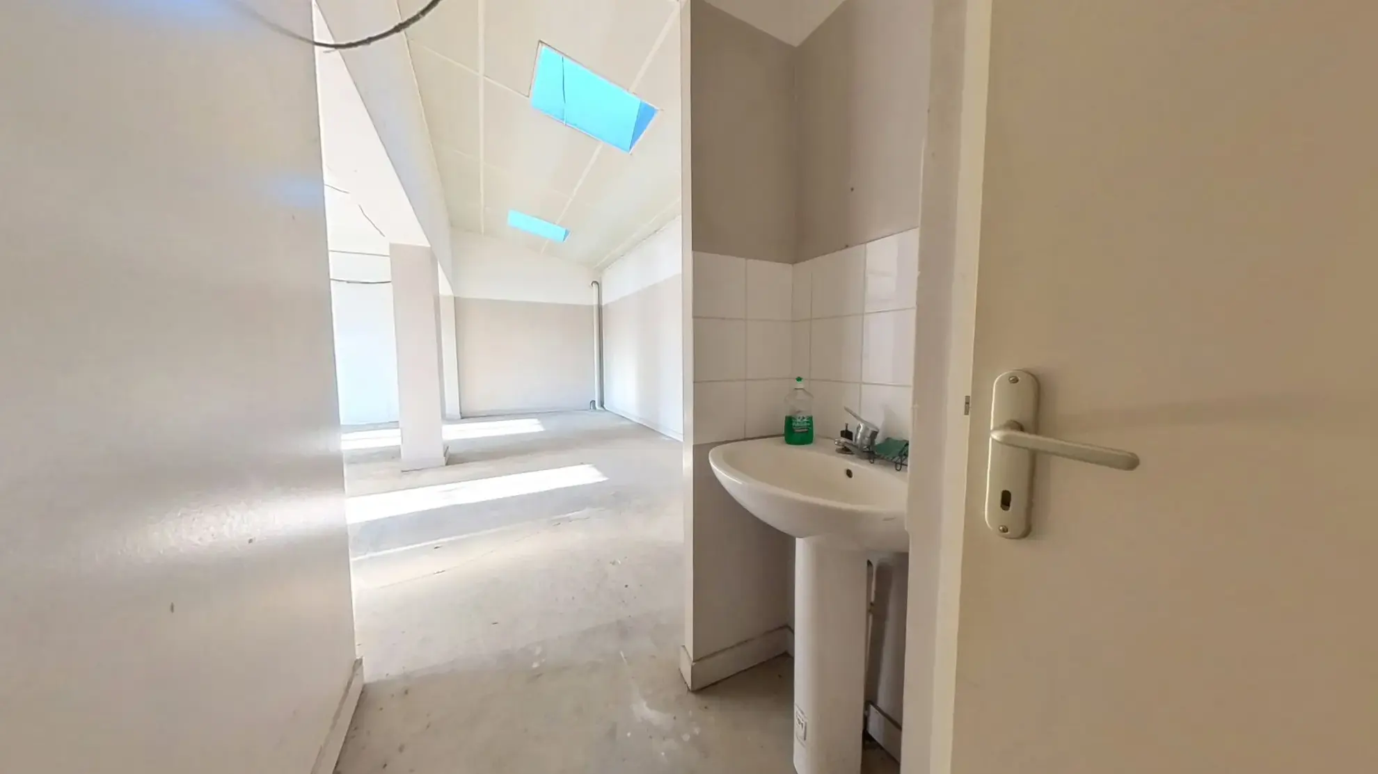 Maison à rénover de 96 m² au Cheix-sur-Morge, projet personnalisé à créer 