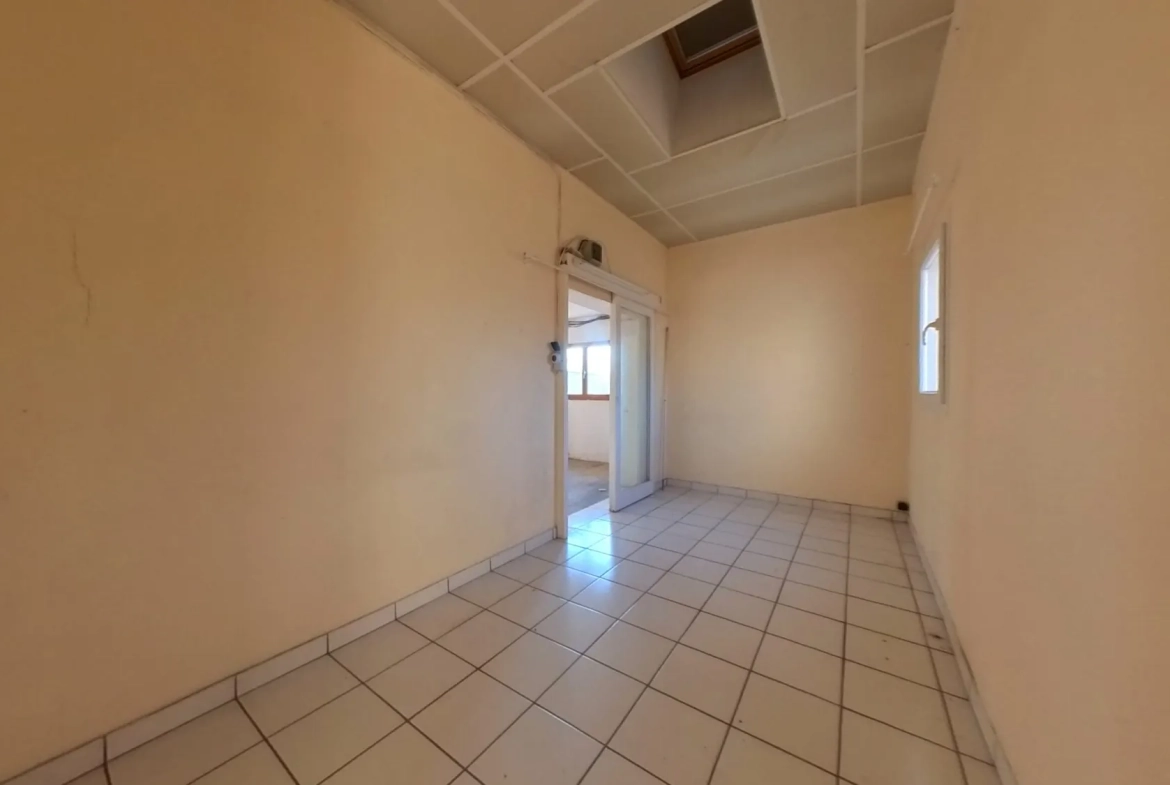 Maison à rénover de 96 m² au Cheix-sur-Morge, projet personnalisé à créer 