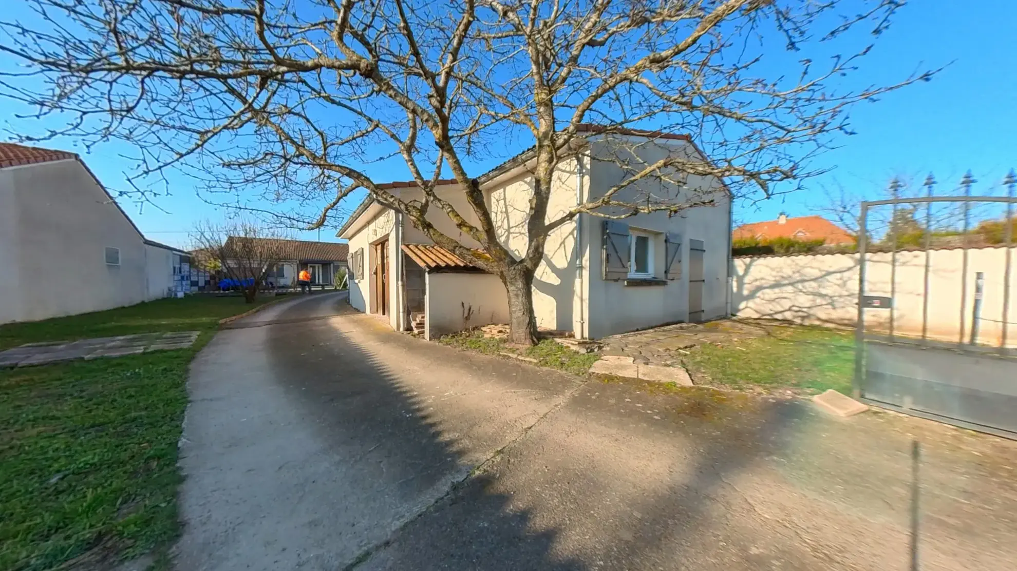 Maison à rénover de 96 m² au Cheix-sur-Morge, projet personnalisé à créer 