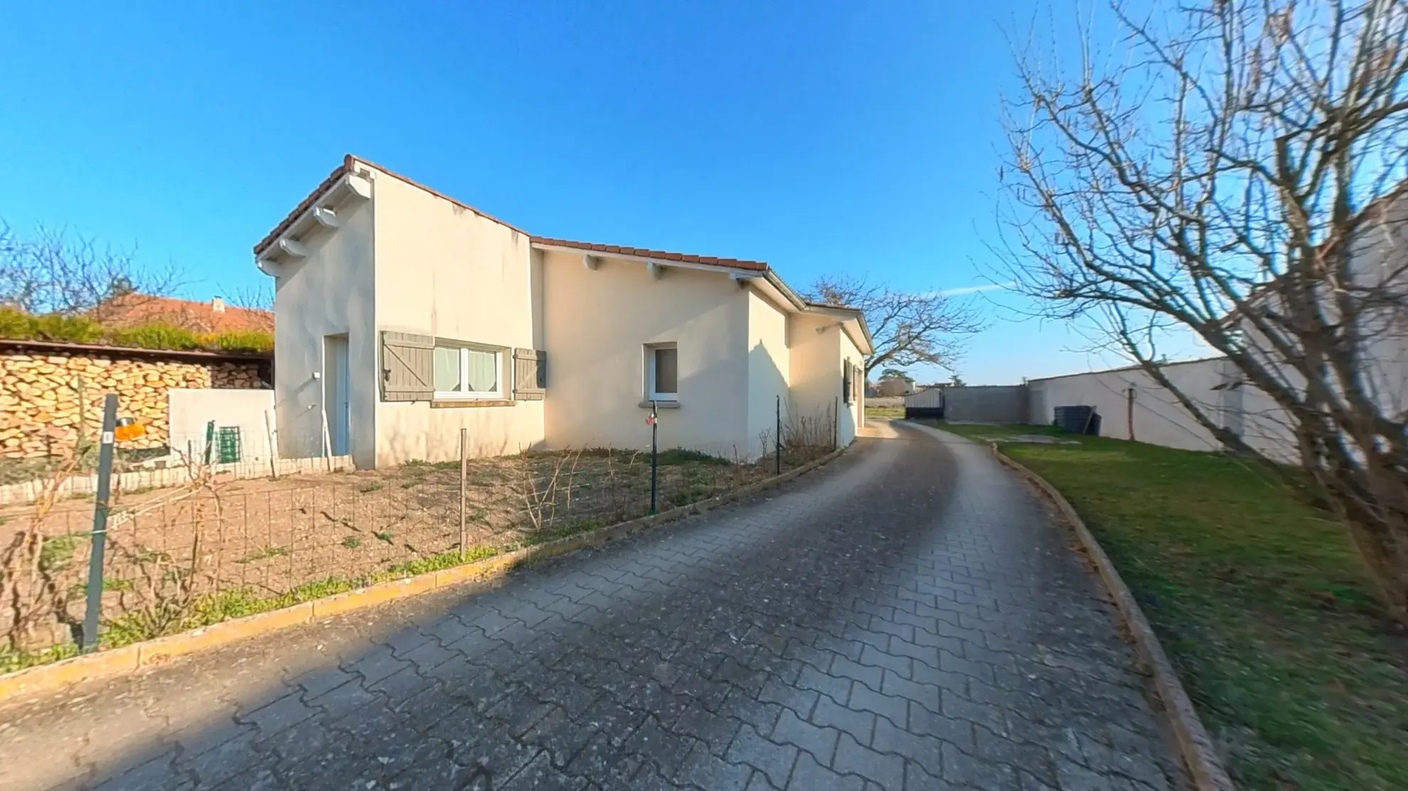 Maison à rénover de 96 m² au Cheix-sur-Morge, projet personnalisé à créer 