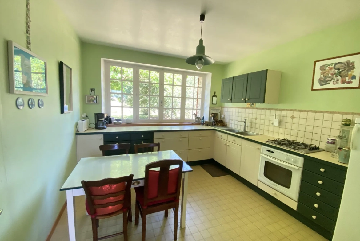Maison à vendre à Montcresson : Longère en meulière de 138 m² avec terrain arboré 