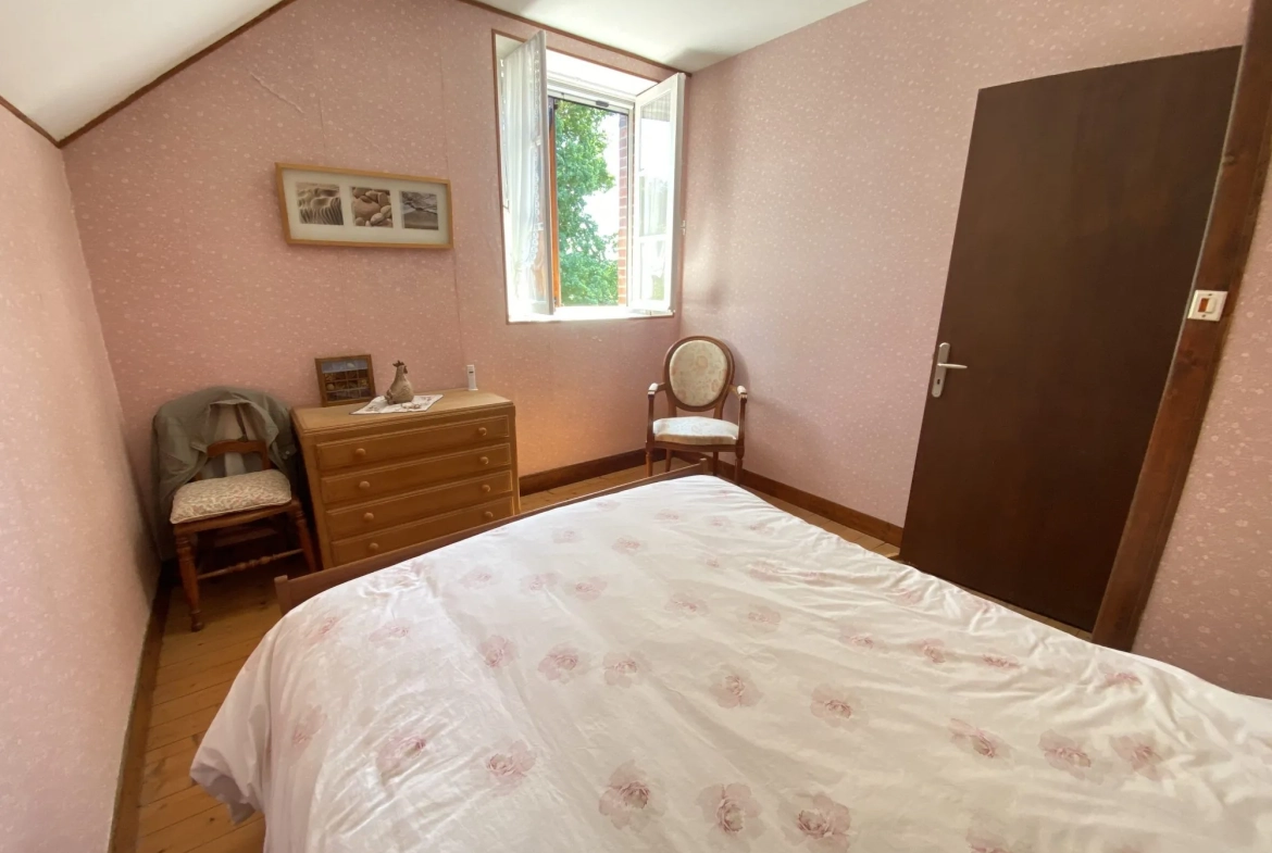 Maison à vendre à Montcresson : Longère en meulière de 138 m² avec terrain arboré 